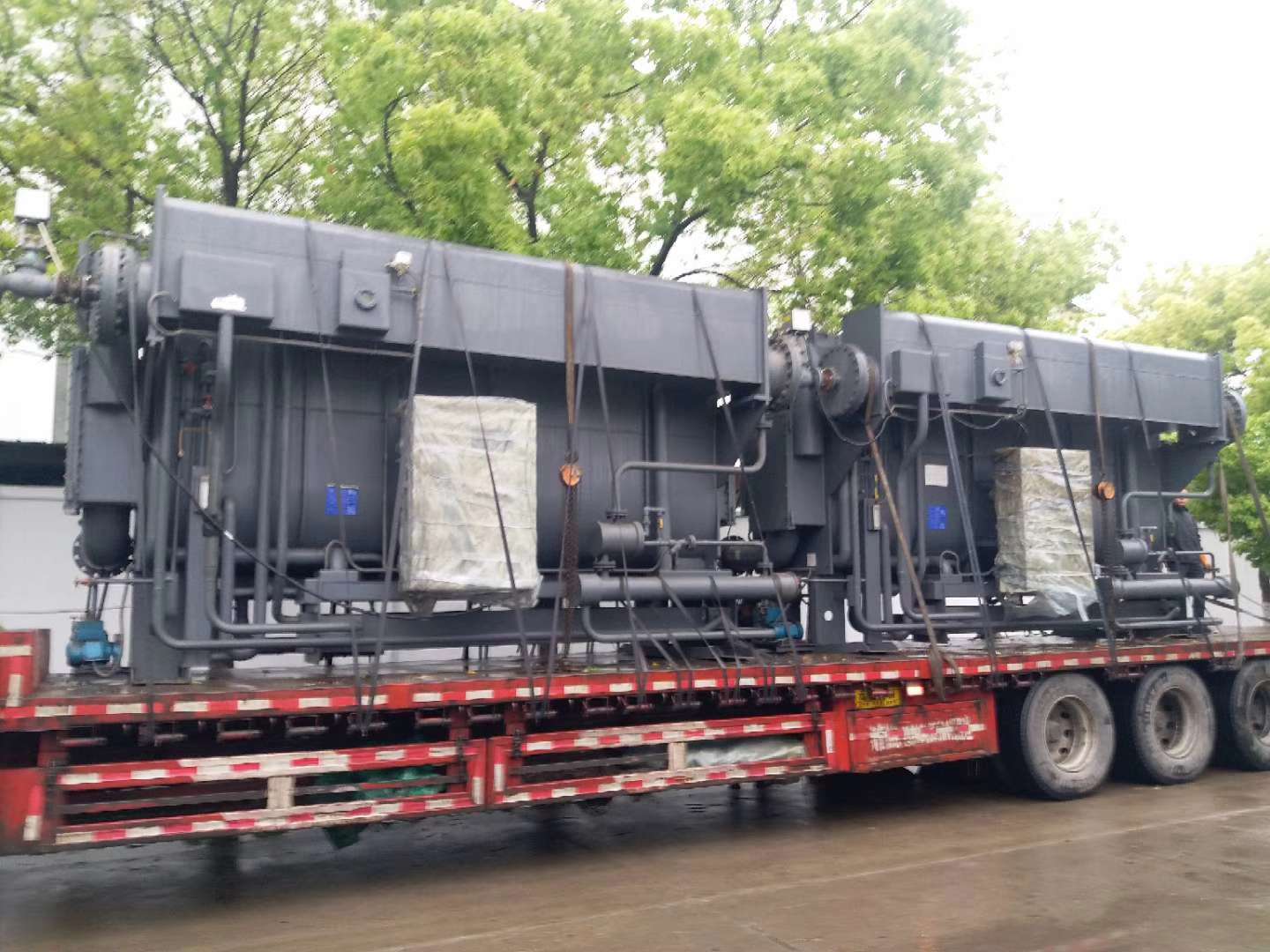 成功收購河南南街村4臺雙良溴化鋰制冷機(jī)